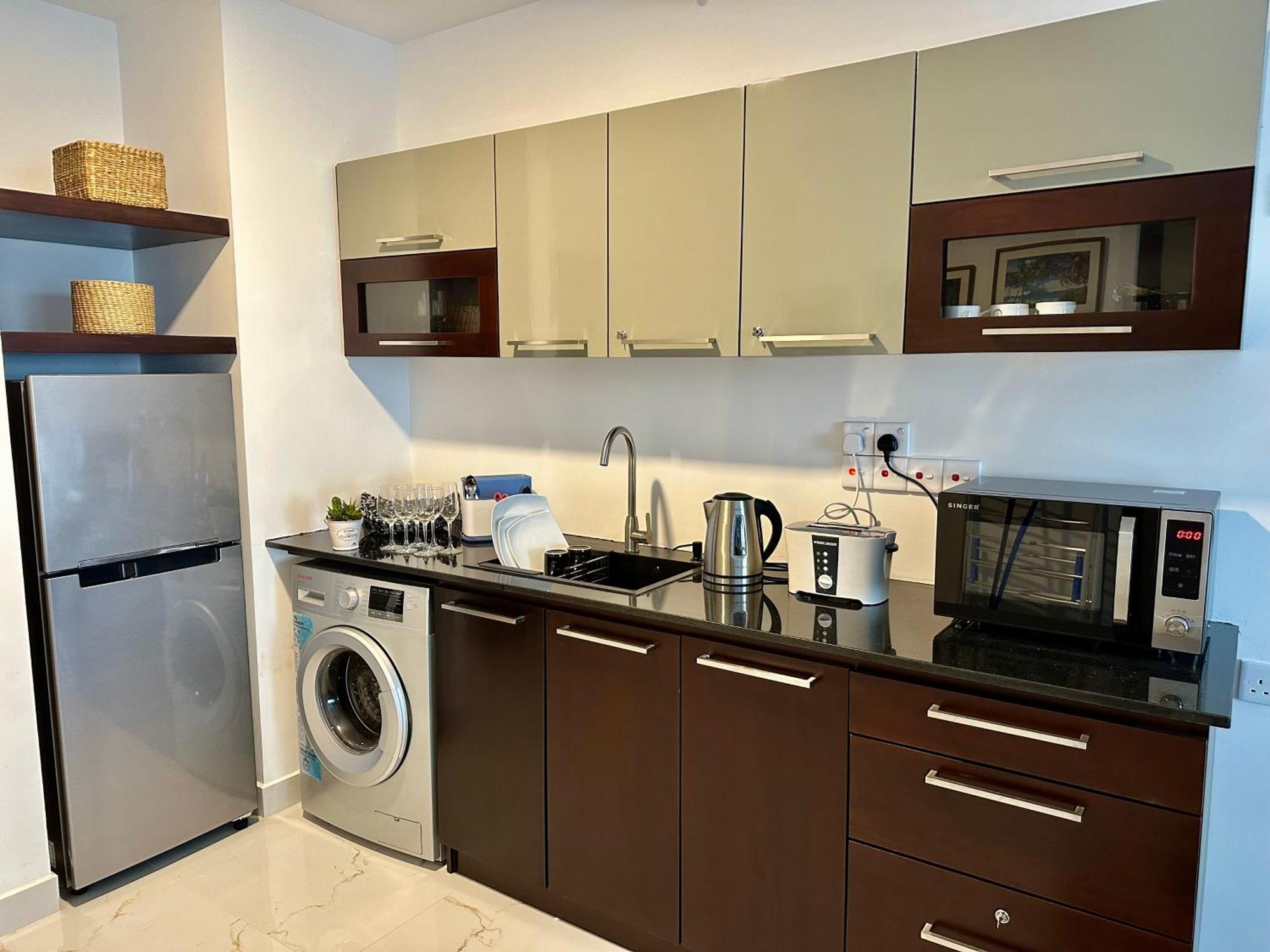 Ocean Breeze Hotel Residencies Britlanka Apartments Negombo Esterno foto