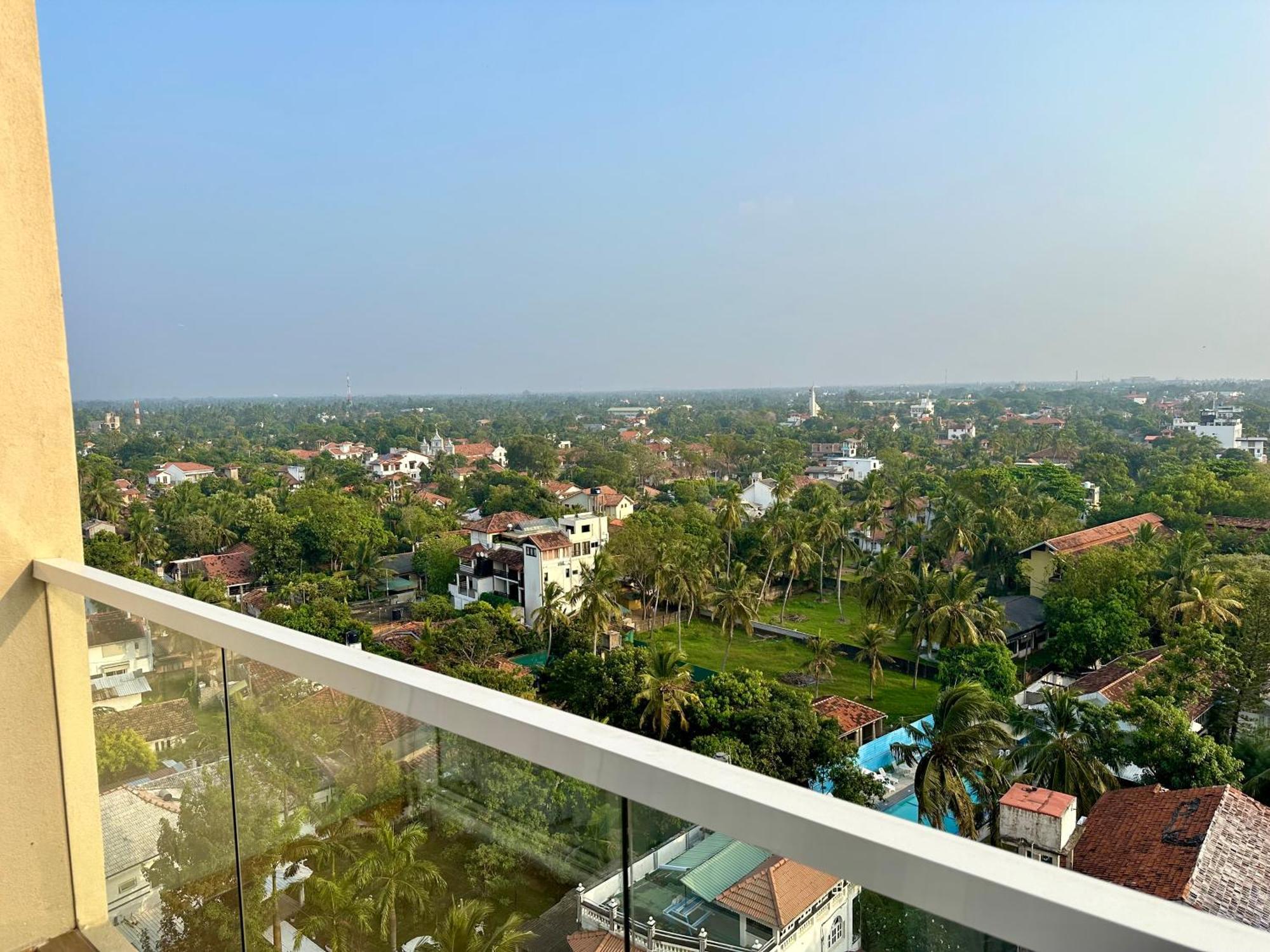 Ocean Breeze Hotel Residencies Britlanka Apartments Negombo Esterno foto