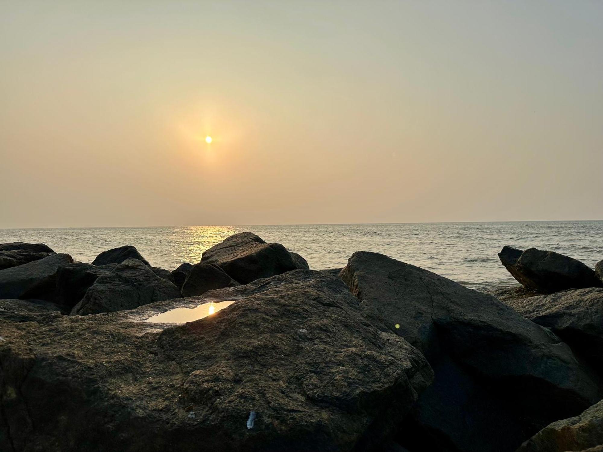 Ocean Breeze Hotel Residencies Britlanka Apartments Negombo Esterno foto