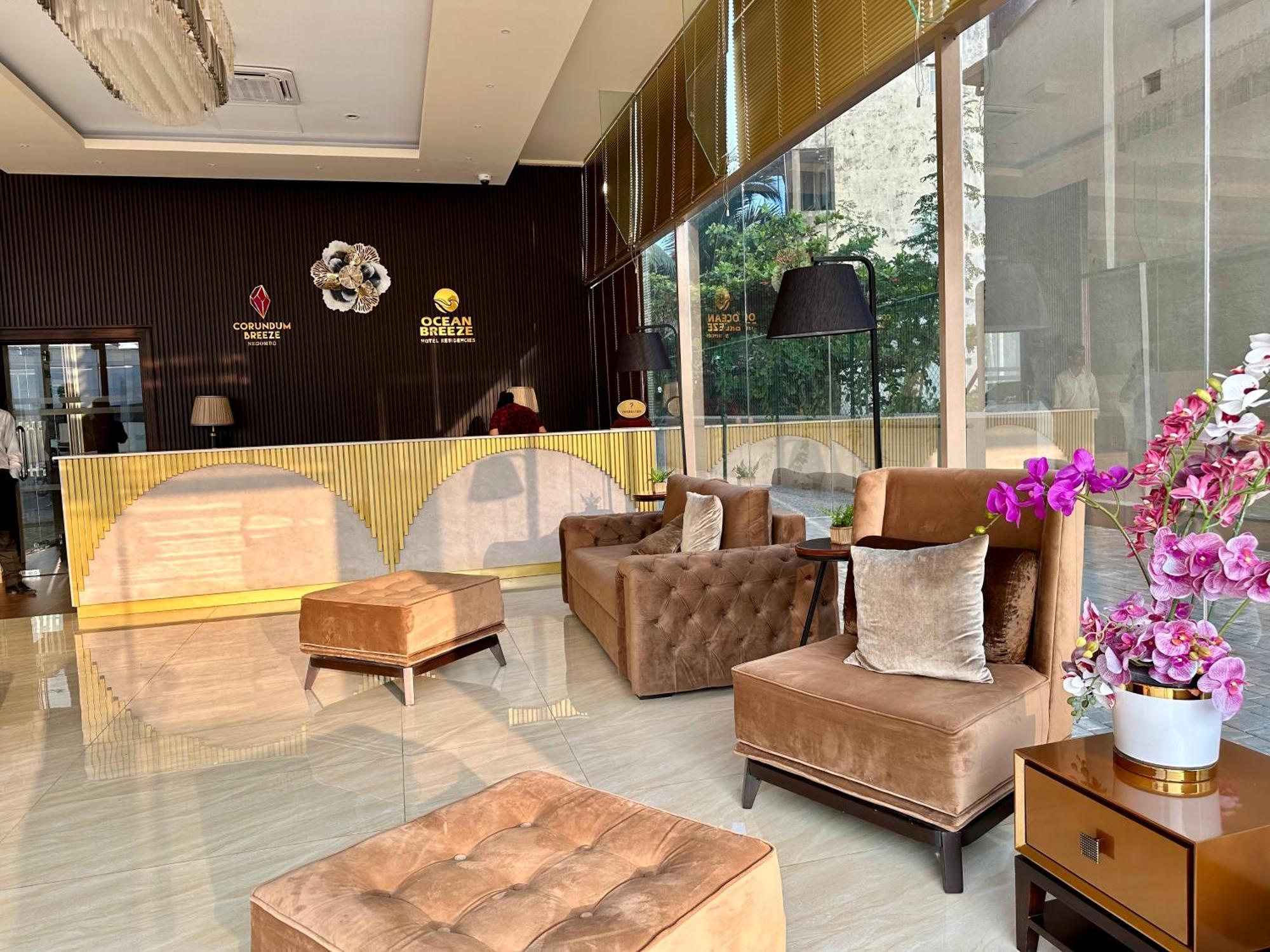 Ocean Breeze Hotel Residencies Britlanka Apartments Negombo Esterno foto